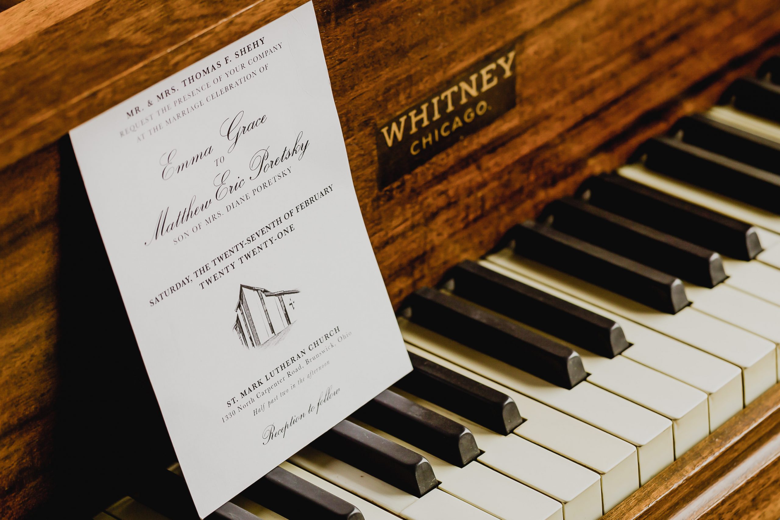 Looking for music-themed wedding detail inspo? From invites to favors, check out these amazing ideas to lend a musical touch to your wedding!