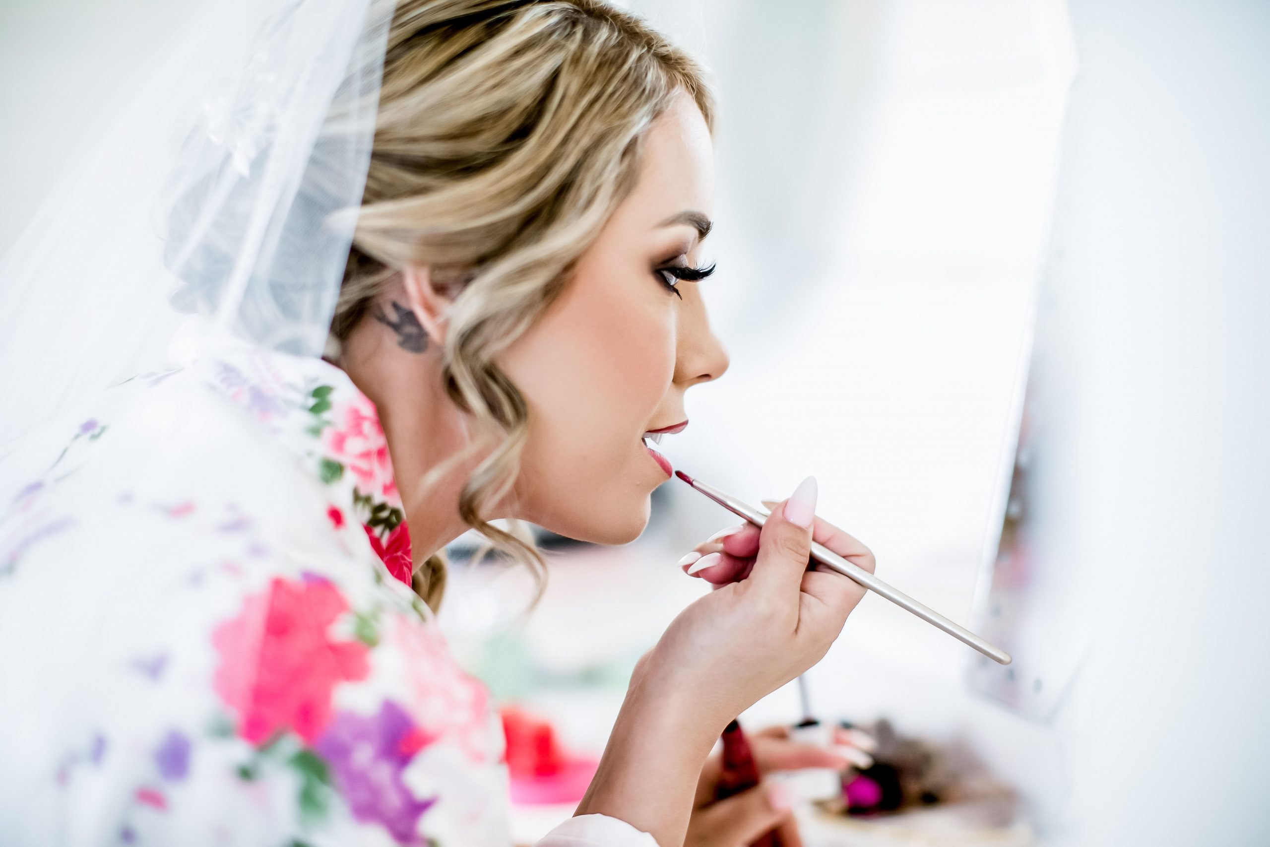 Up your glam game by checking out these bridal make-up trends that are going to be trendsetters in 2022! Read the blog for inspiration!