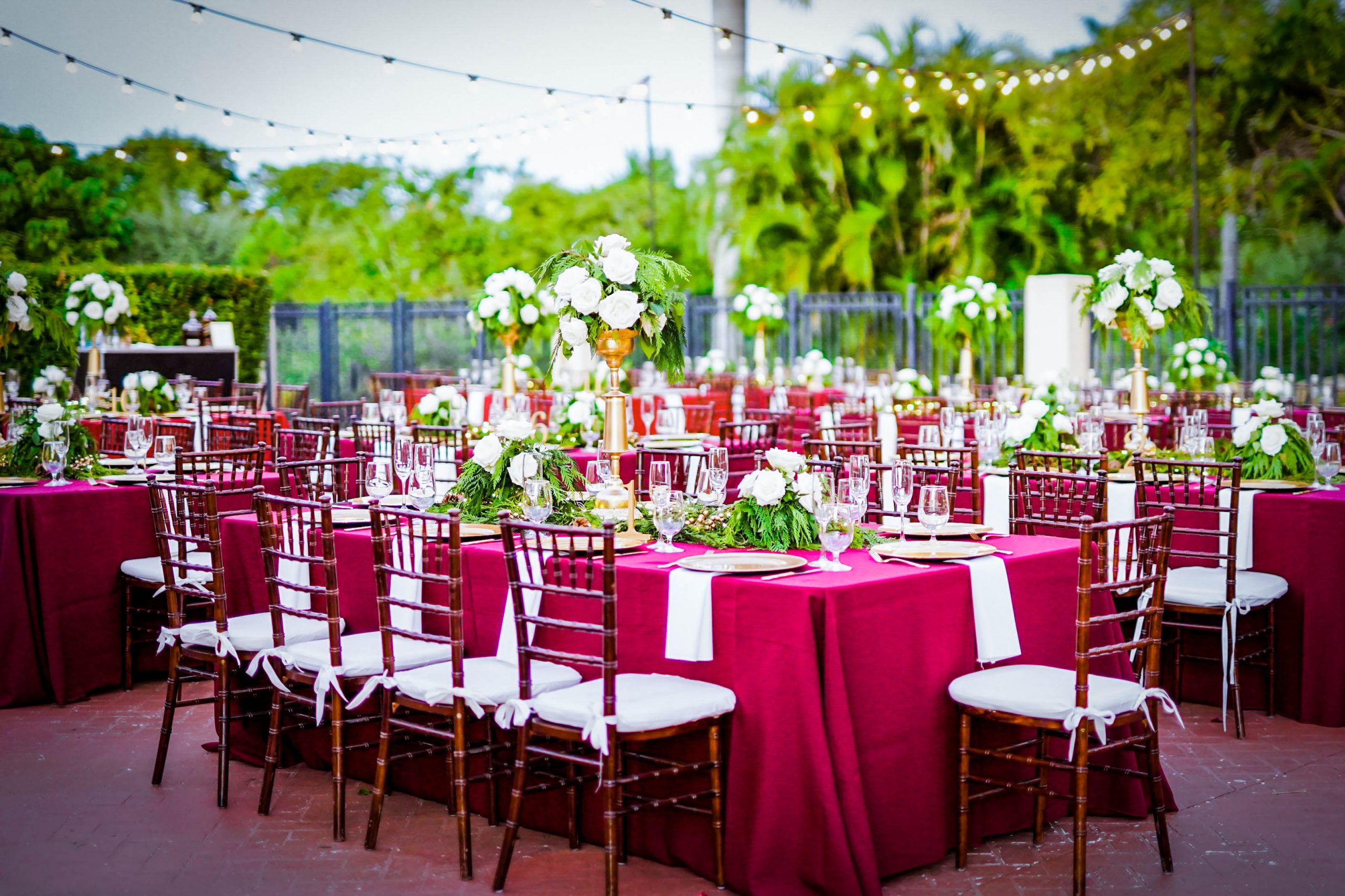 Embrace la dolce vita by adding these colorful and chic Italian-inspired wedding ideas to your special day! Click the link to explore!